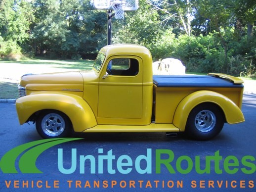 1947-International-Enclosed-Auto-Transport_518x388